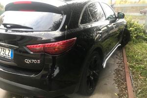 Infiniti QX70 3.0 diesel V6 AT S 4 per 4