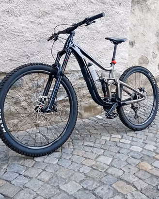 bicicletta giant reign