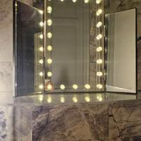 SPECCHIO  TOLETTA  CON LUCI Carme Home