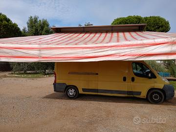 Furgone con tenda