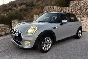 Mini 1.5 Cooper D Business 5 porte UNICO PROPRIETA