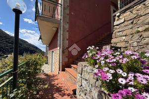 5 LOCALI A CASTIGLIONE CHIAVARESE