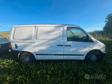 Mercedes benz vito 110 cdi