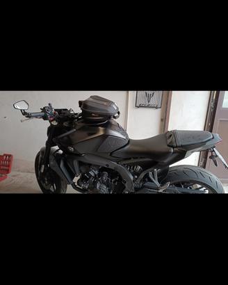 tanklock givi MT 09