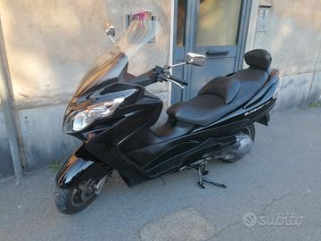 Suzuki Burgman 400"2012"(Soli 30.000 km) 