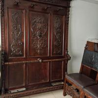 Appendiabiti e sedie 