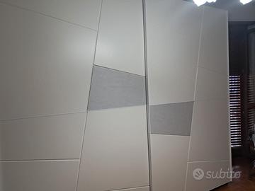 arredamento cucina in buono stato e armadio nuovo.