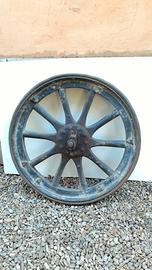 Isotta Fraschini. Cerchio in legno e ferro