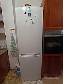 FRIGORIFERO CON CONGELATORE 