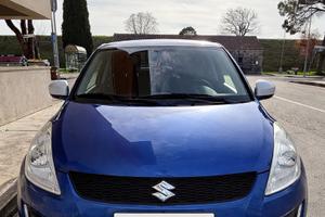 Automobile Suzuki Swift 4x4