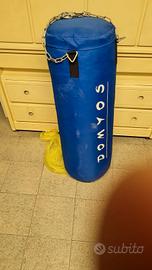 sacco da boxe 20 kg con gancio e guantoni