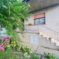 Casa singola con ampio giardino a Sant'Apollinare