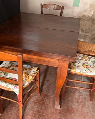 Tavolo allungabile con 4 sedie