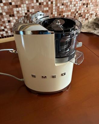 Estrattore di succo smeg