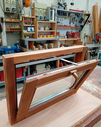 Finestre 70x50 vasistas  in legno pronta consegna