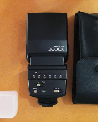 Flash Canon speedlite 380 EX.  Completo di fodero