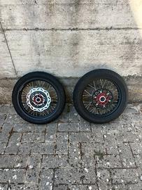 kit cerchi motard gommati di 17"