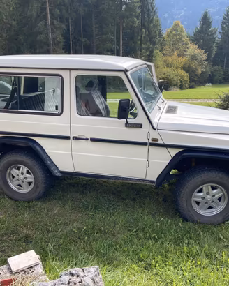 Mercedes G200