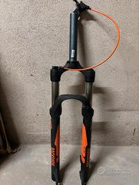 FORCELLA ROCK SHOX XC30 PER RUOTA 27,5’’