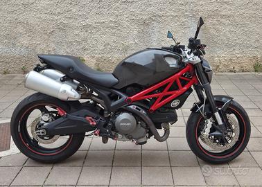 Ducati Monster 696 25 kW NEOPATENTATI Patente A2
