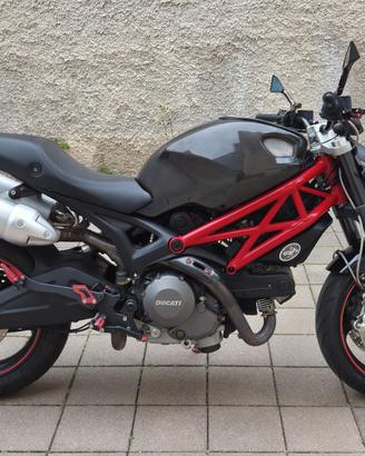 Ducati Monster 696 25 kW NEOPATENTATI Patente A2