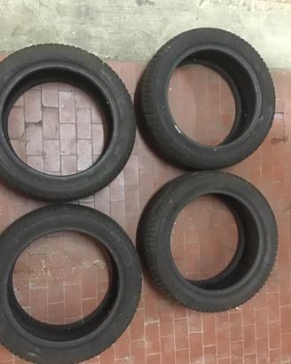 Gomme  225/50 r17