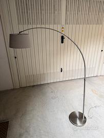 Lampada allungabile con piantana