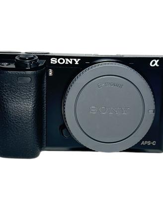 Sony Alpha A6000 (GARANZIA 2 ANNI)