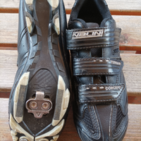 Scarpe ciclismo con attacchi