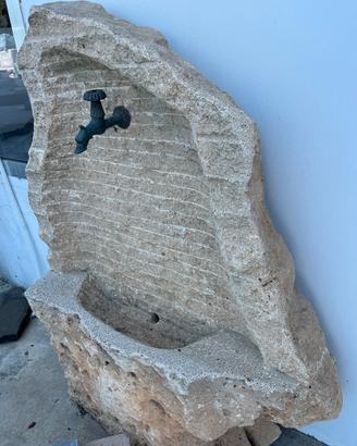 Fontana in trani massello