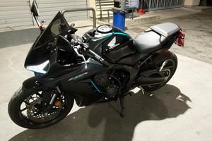 CBR 650 r 