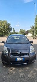Toyota Yaris 1.0 benzina 5 porti