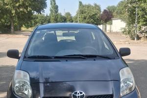 Toyota Yaris 1.0 benzina 5 porti