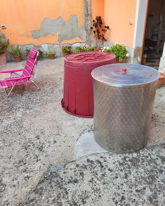 Botti/Contenitori per vino: inox 100€ e plastica €