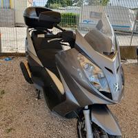 Satelis 500 un maxi scooter a un prezzo mini
