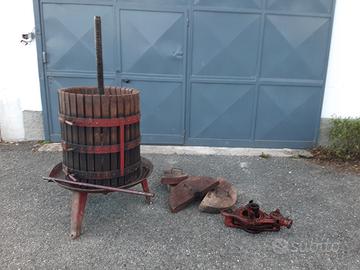 Attrezzatura per vinificazione, torchio macina ecc