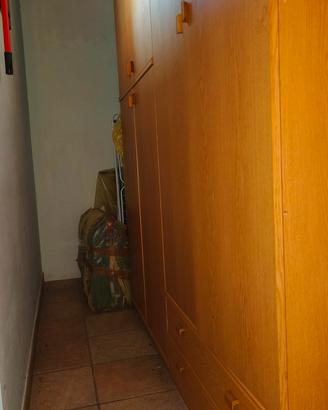 armadio capiente 180 cm con ante e cassetti 