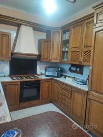 Cucina su 3 lati legno massello