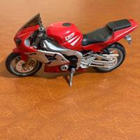 Modellino moto XMotor rossa