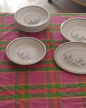 Servizio di piatti 21 pezzi in maiolica