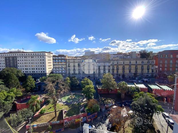 3 LOCALI A NAPOLI