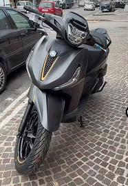 Piaggio Beverly Tourer 400 25 anniversario grigio 
