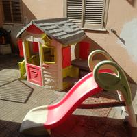 casetta + scivolo Smoby con tavolo e panche picnic