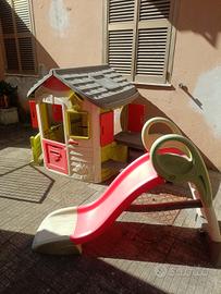 casetta + scivolo Smoby con tavolo e panche picnic