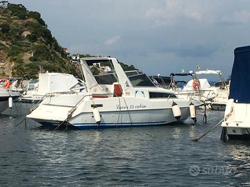 barca a motore 7 metri