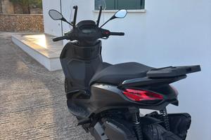 PIAGGIO BEVERLY 400 (bauletto)