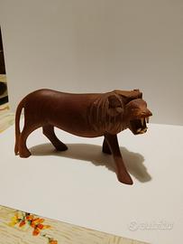 leone in legno