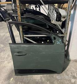 Porta anteriore dx dacia sandero 2022