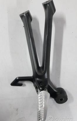 Supporto pedana post. dx SUZUKI GSXR 600 750 K8
