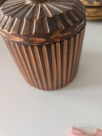 👉 Scatolina in legno intagliato vintage 